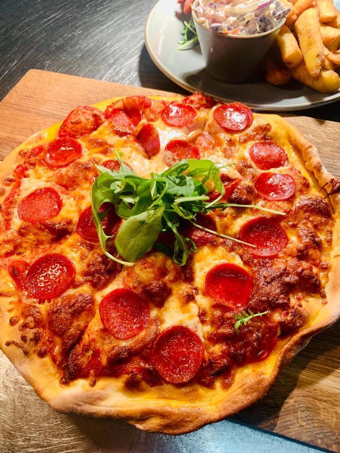 The Yew Tree At Longhope 모텔 외부 사진