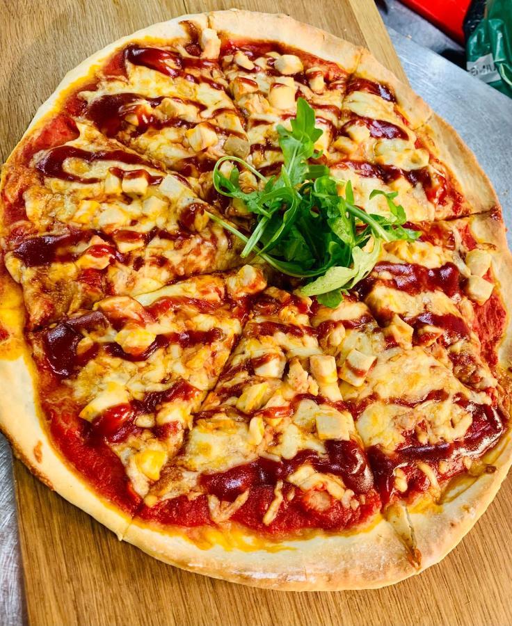 The Yew Tree At Longhope 모텔 외부 사진