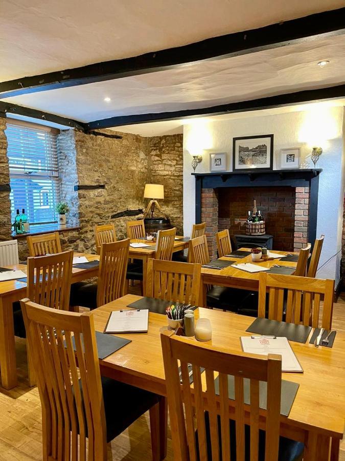 The Yew Tree At Longhope 모텔 외부 사진