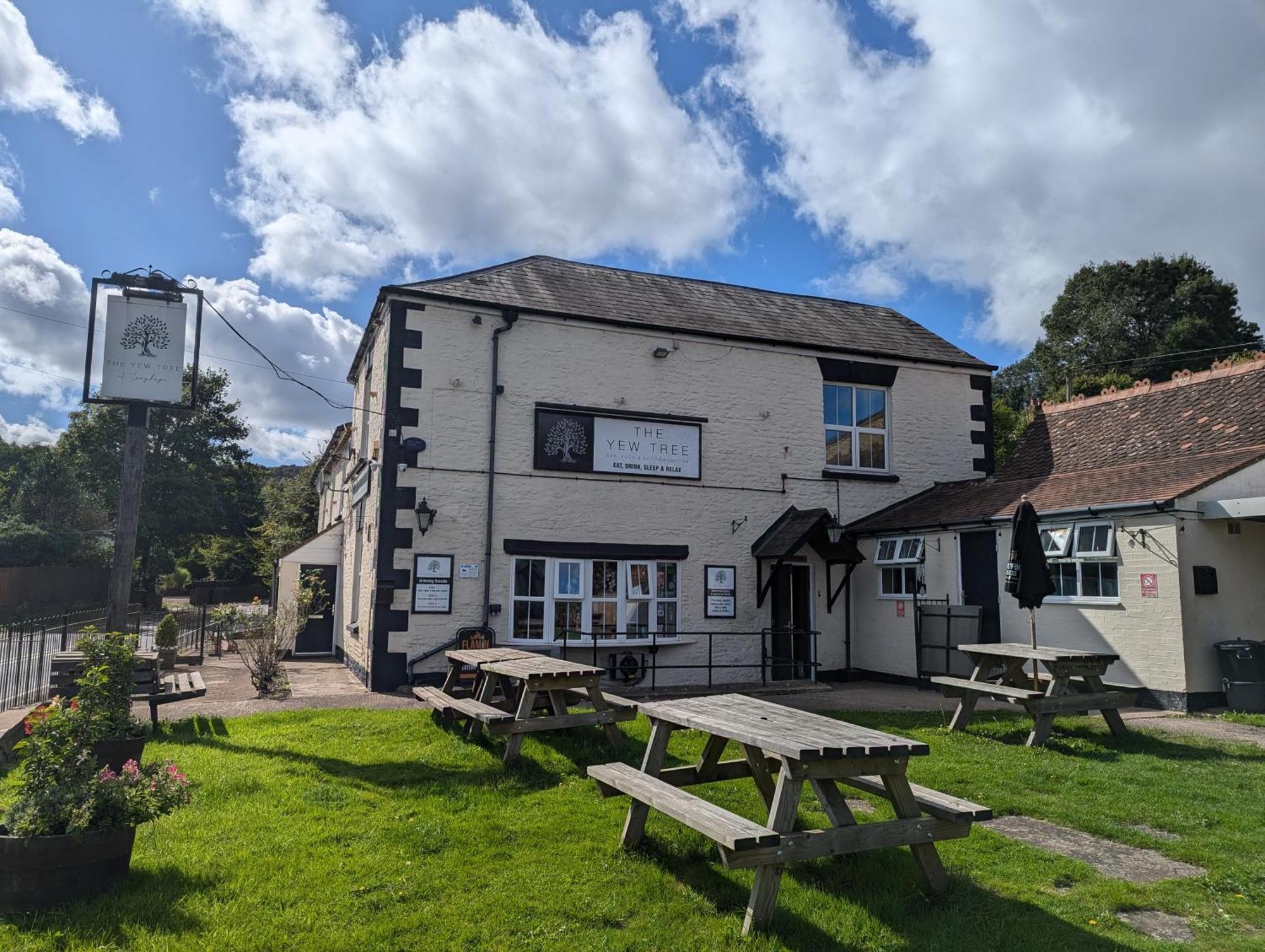 The Yew Tree At Longhope 모텔 외부 사진